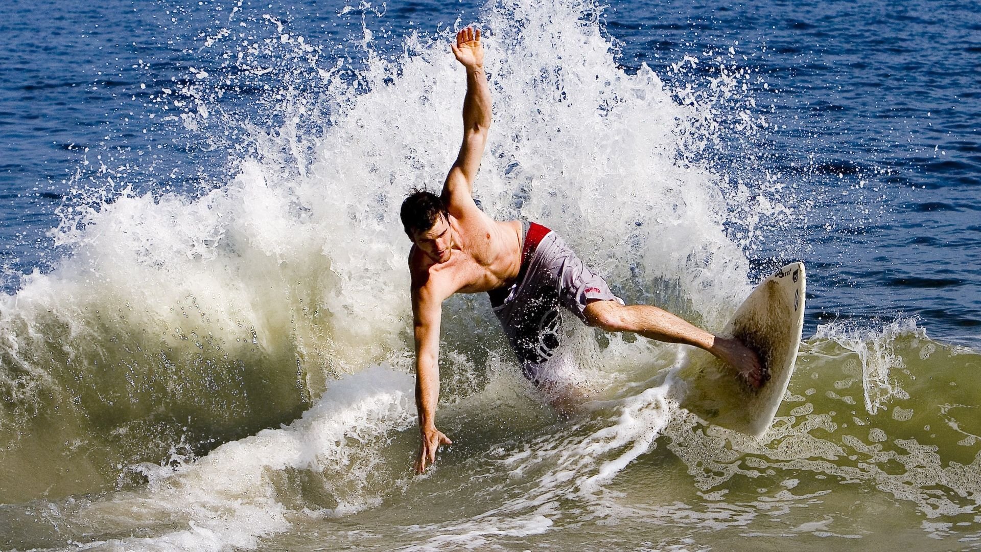 中国篮球运动员伤病预防与康复训练策略，篮球运动员运动损伤的类型